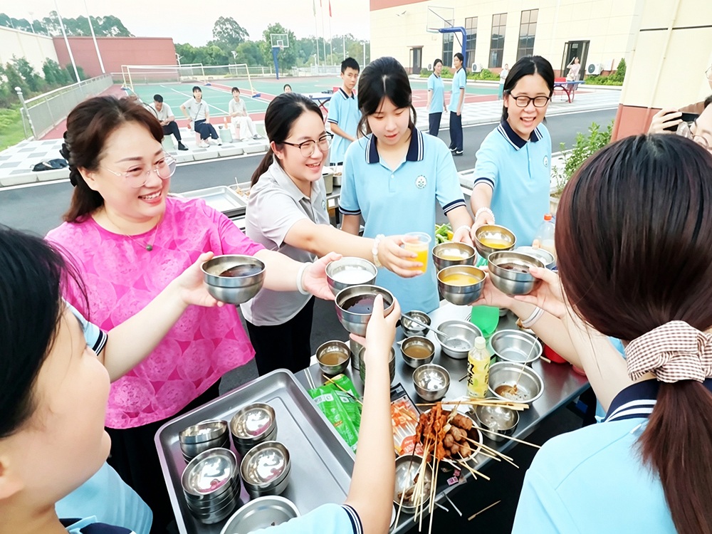 阿勒泰孩子叛逆期管教学校怎么联系?本地寄宿成长机构走访参考